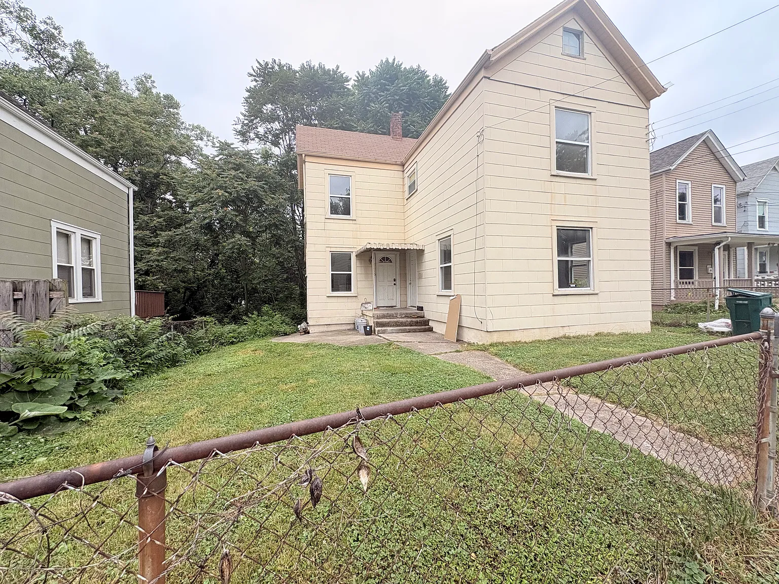 3 bed, 1248 sqft, $1,550 — Photo 1