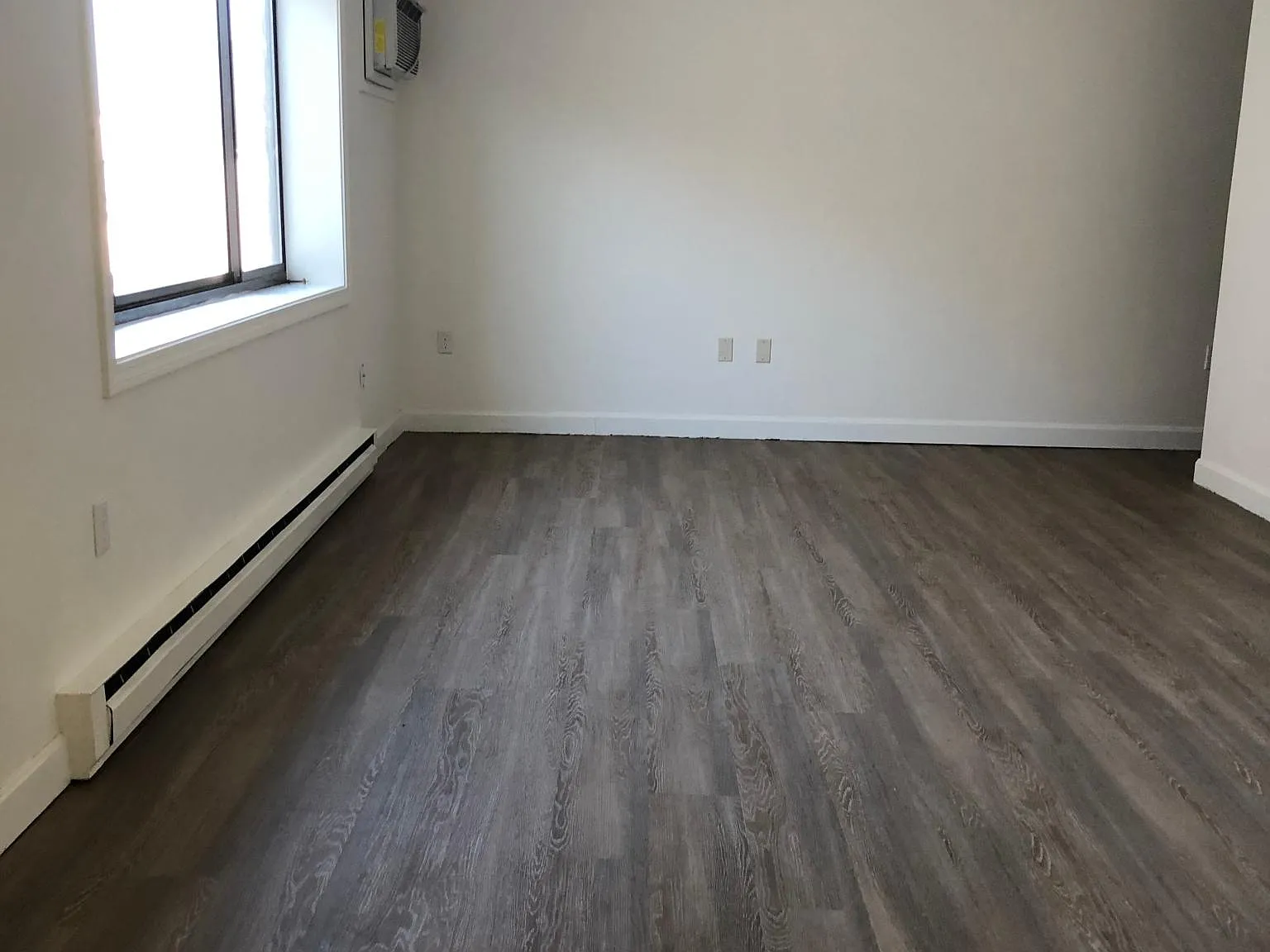 2 bed, 1.5 bath, 1100 sqft, $2,325 — Photo 2