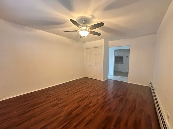 361 Gower St FLOOR 2