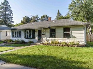 513 10th St, Baraboo, WI 53913