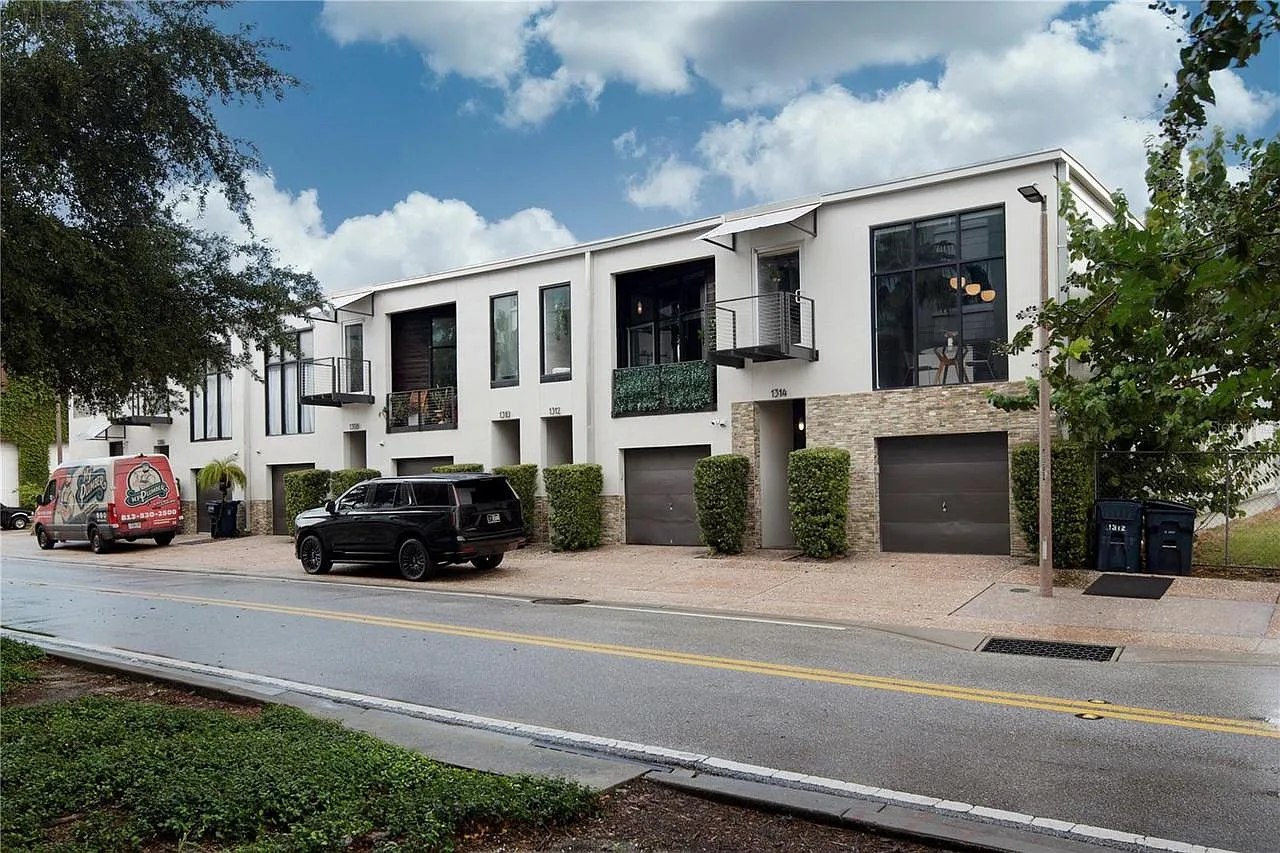 1 bed, 1250 sqft, $4,475 — Photo 3