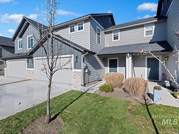 4th image of 876 W Woodpine St