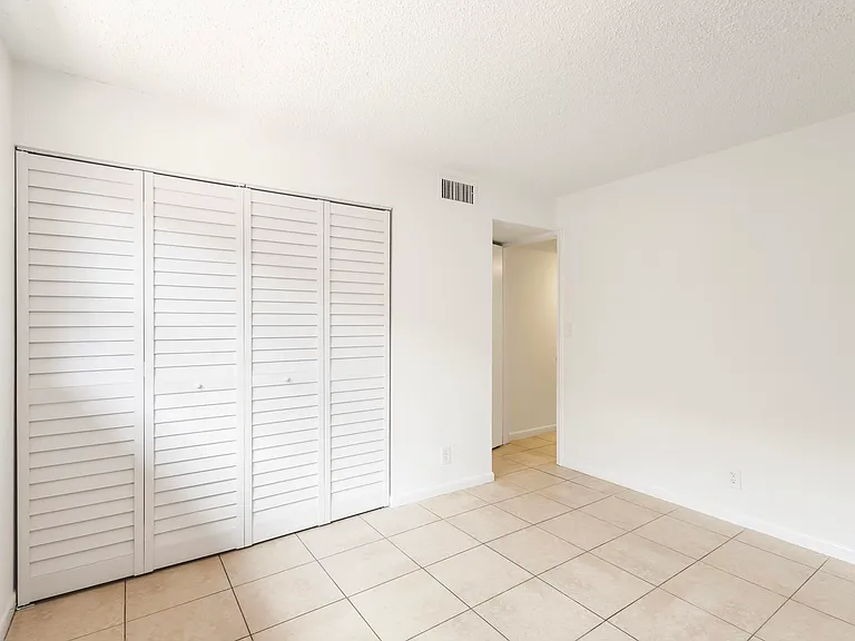450 SW 2nd Ave #2050 — Photo 8