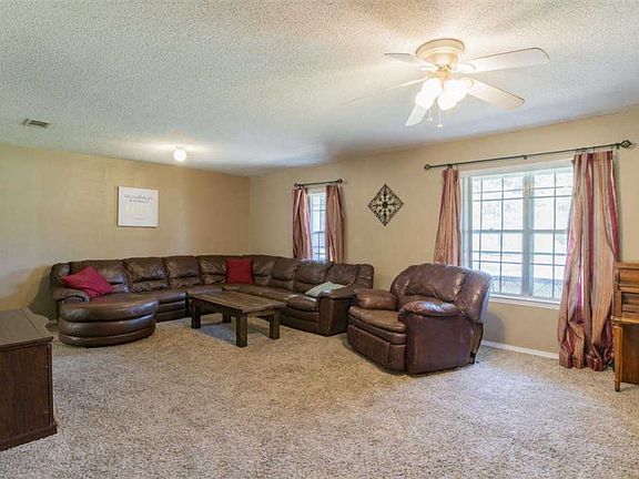 3rd image of 6470 Mariana Dr
