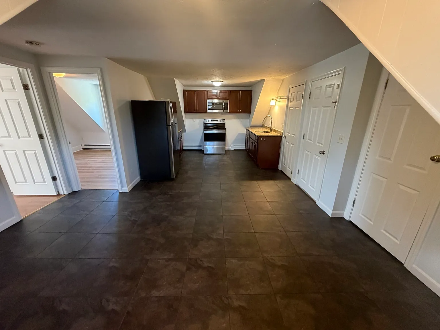 2 bed, 1.0 bath, 700 sqft, $1,750 — Photo 2