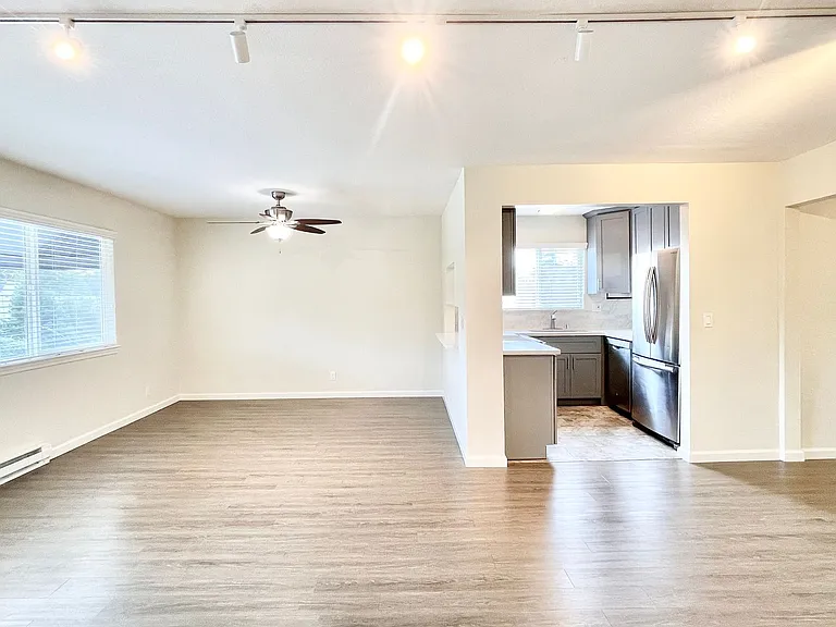 Gateway Apartments — Photo 3