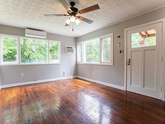 5th image of 155 Wade Ln #155