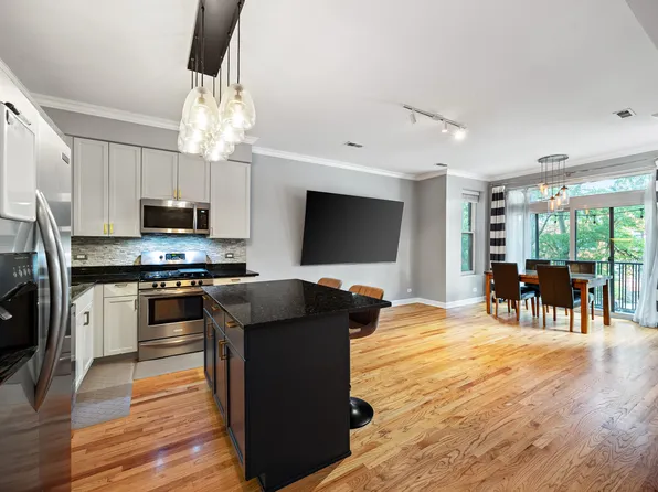 1435 W Addison St APT 2, Chicago, IL 60613