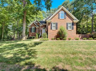 2542 Willow Brook Dr, Matthews, NC 28104