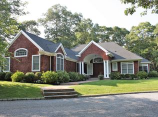 191 S Country Rd, Remsenburg, NY 11960