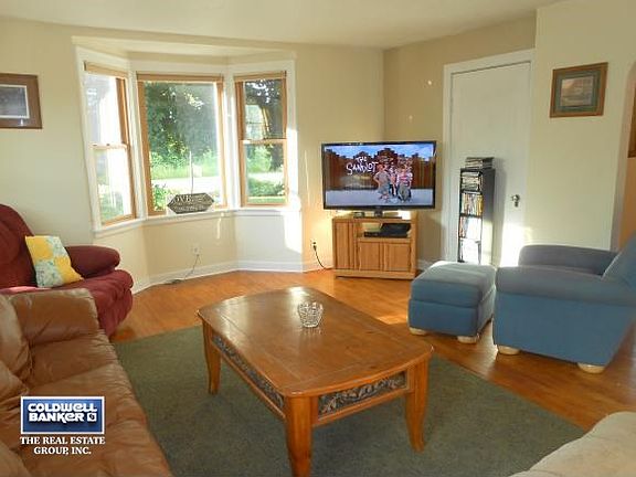 Spacious Living room!