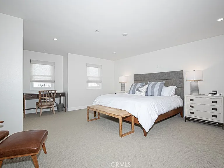 947 W Balboa Blvd — Photo 23
