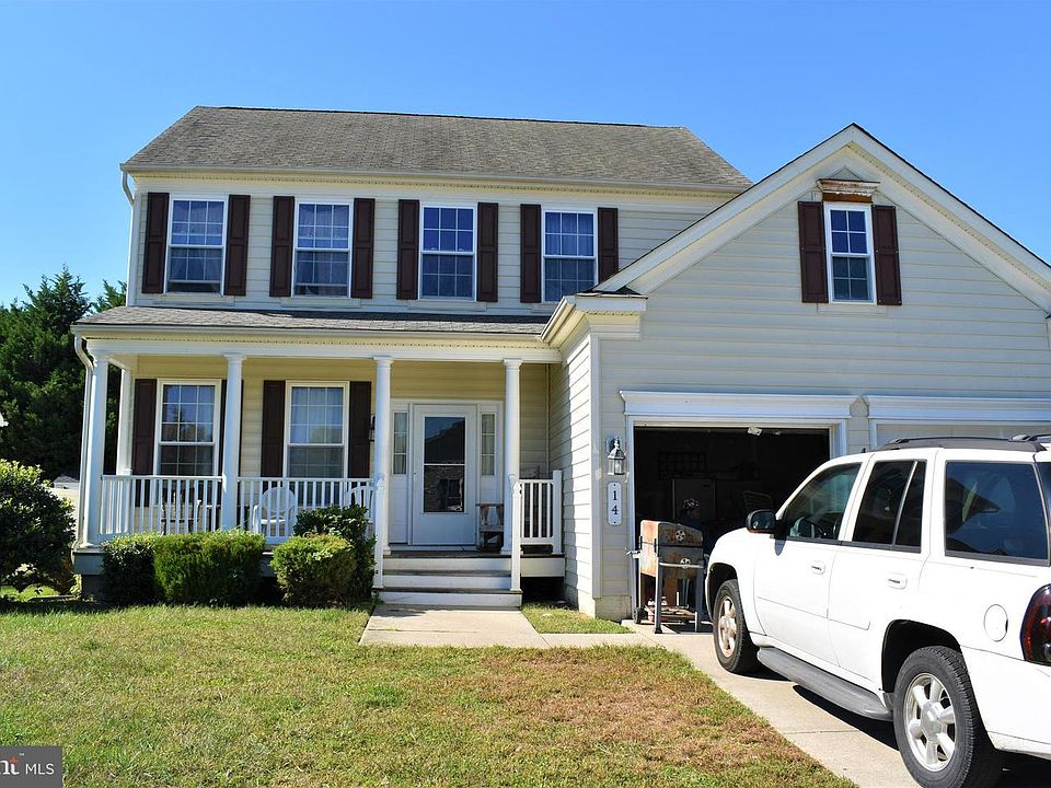 1st image of 14 Plantation Dr