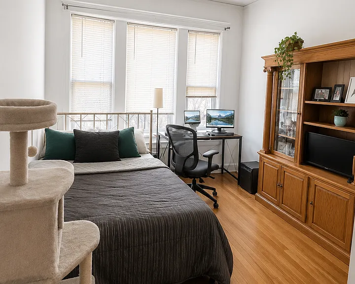 836 W Bradley Pl #1R — Photo 3