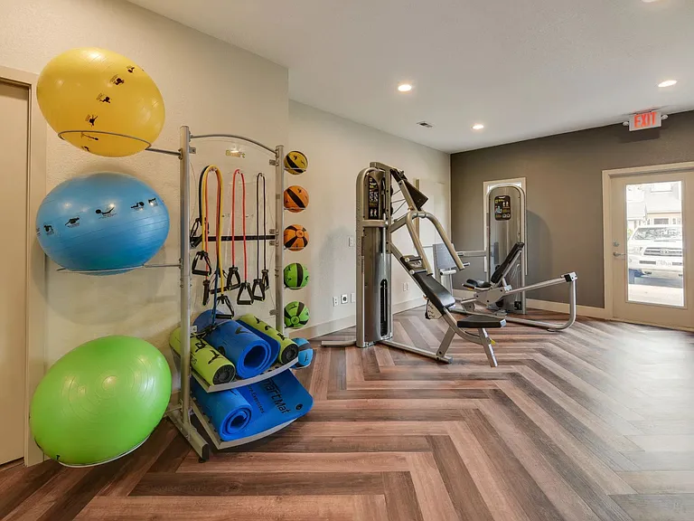 Carriage House — Photo 9