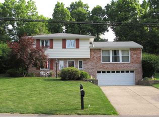 102 Wessex Hills Dr, Coraopolis, PA 15108