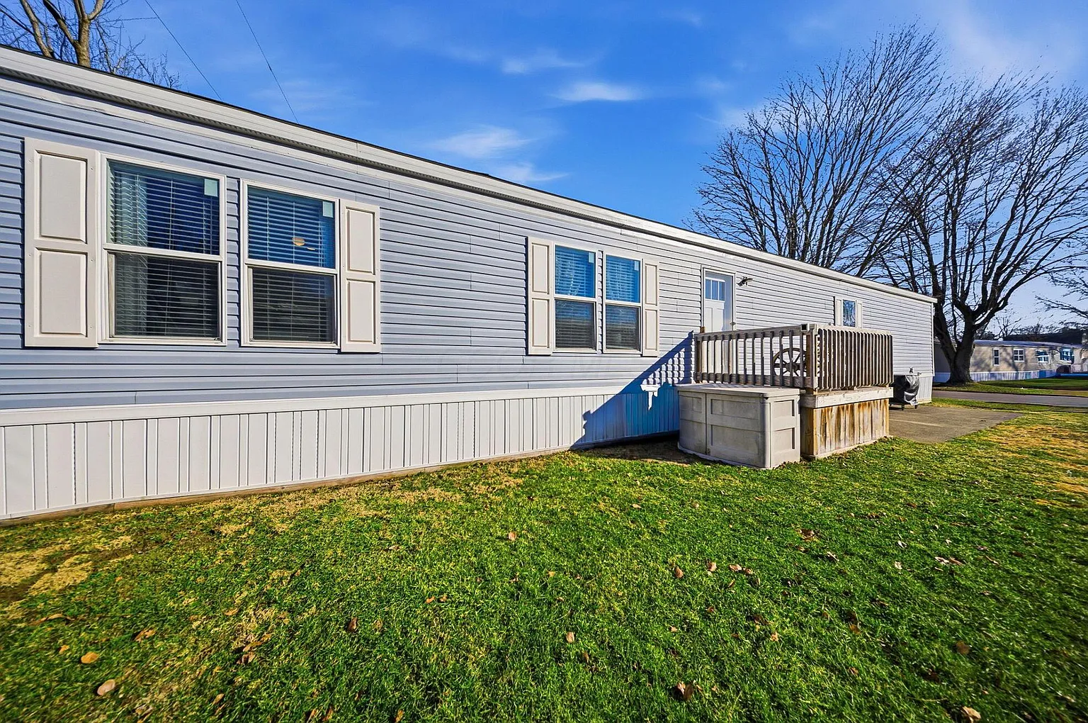 27 Colony Dr photo 1