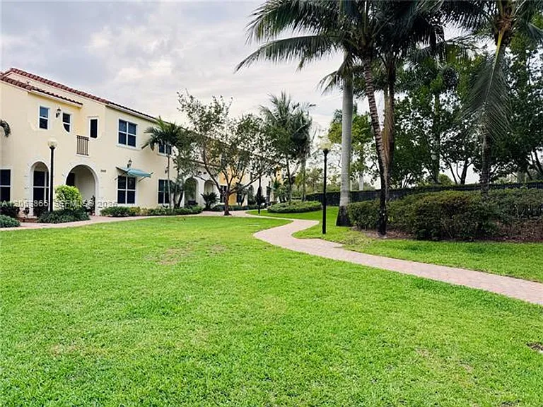 12403 NW 18th Ct #Townhouse 12403 — Photo 40