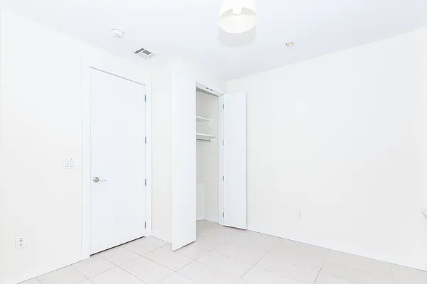 Rented by MySpaceNYC | media 9