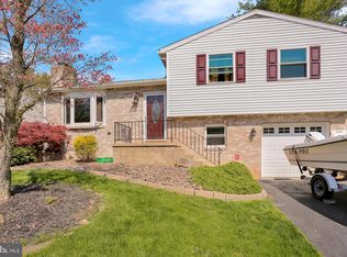 1351 Woodcrest Dr, Reading, PA 19607