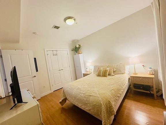 2nd image of 1325 Adams St #602