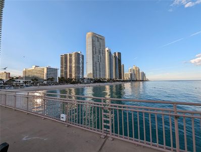 201 178th Dr APT 422, Sunny Isles Beach, FL, 33160