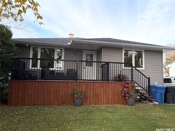 48 Macfarline Avenue, Yorkton, SK S3N 2C6