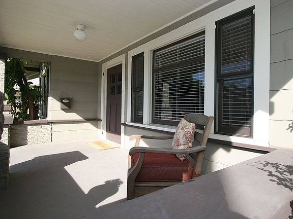 3rd image of 3021 E 6th St