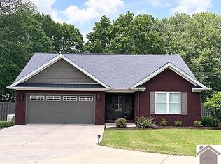 1008 Doran Rd, Murray, KY 42071