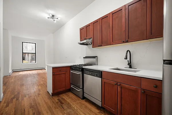 Rented by Compass | media 23