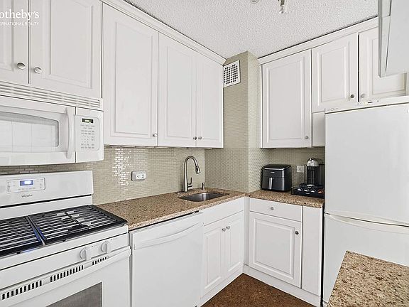 5th image of 132 E 35th St #7G