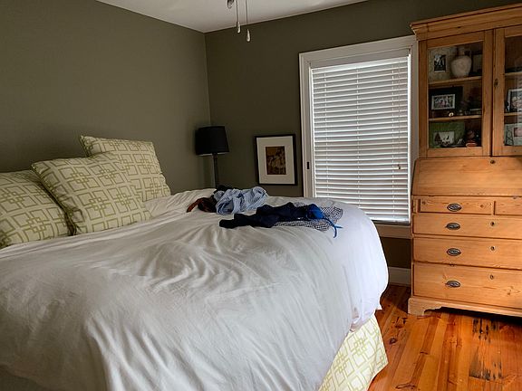 Back bedroom.