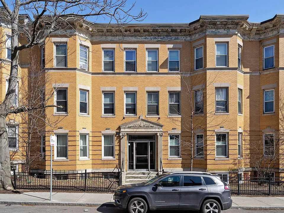 141 Chiswick Rd #1B