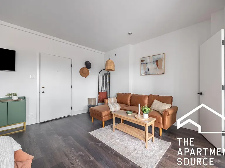 1505 W Hollywood Ave #306 — Photo 5