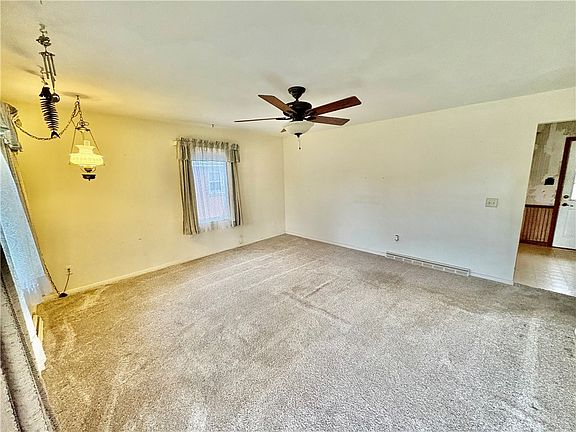 4th image of 2429 N Graceland Ave