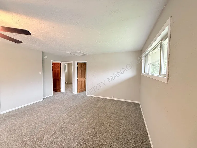 819 Hickory St — Photo 9