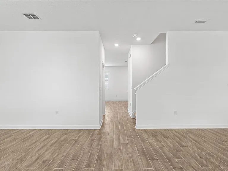 3053 Ella Way — Photo 6