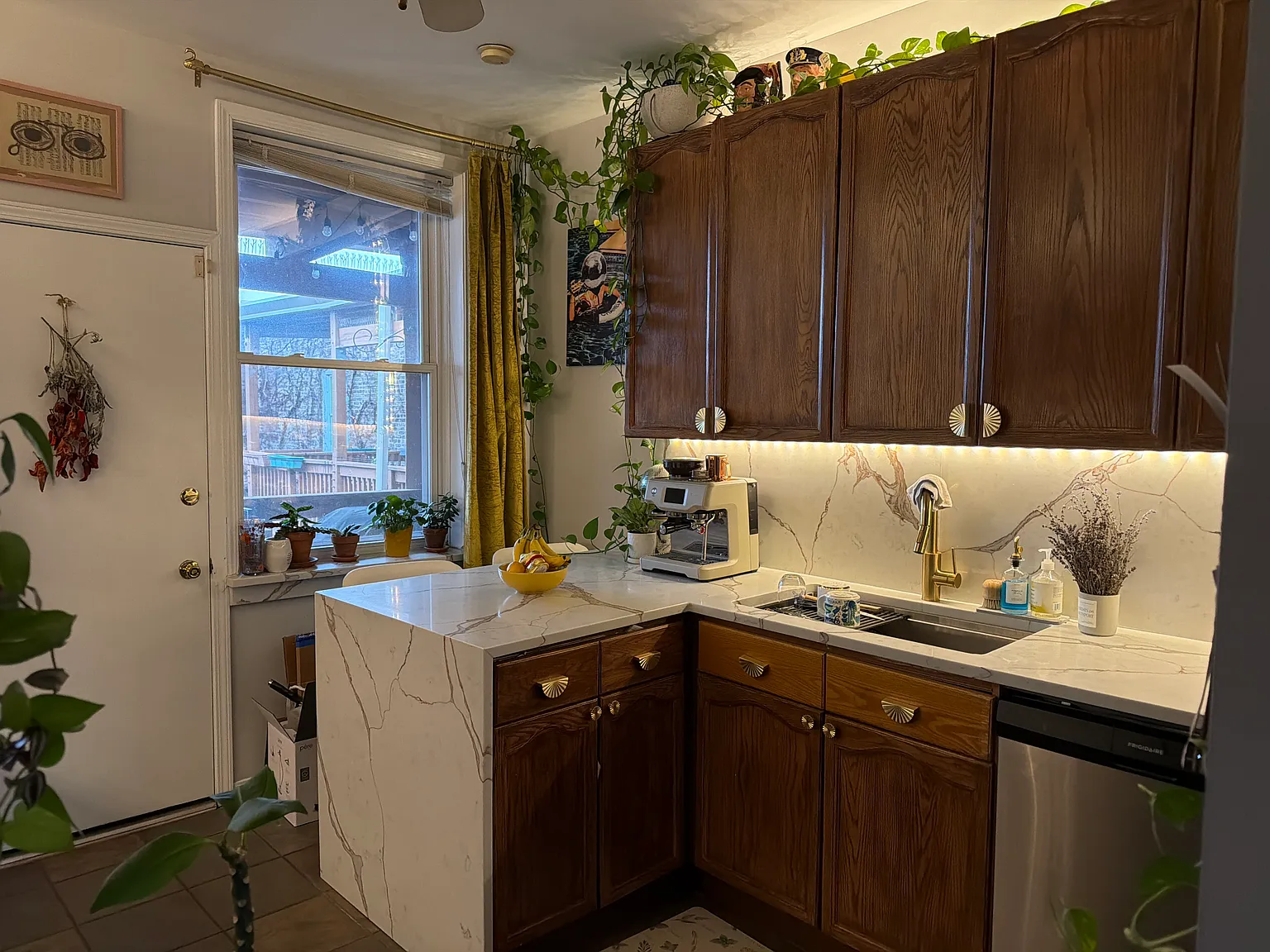 2 bed, 1100 sqft, $3,200 — Photo 4