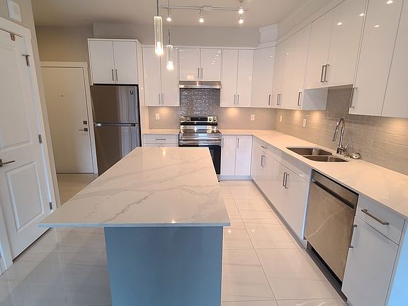 2nd image of 46338 Yale Rd #603