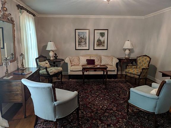 2nd image of 202 Hillwood Cir