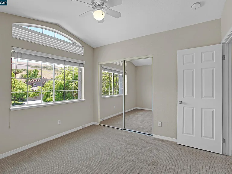 706 Endsliegh Ct — Photo 22