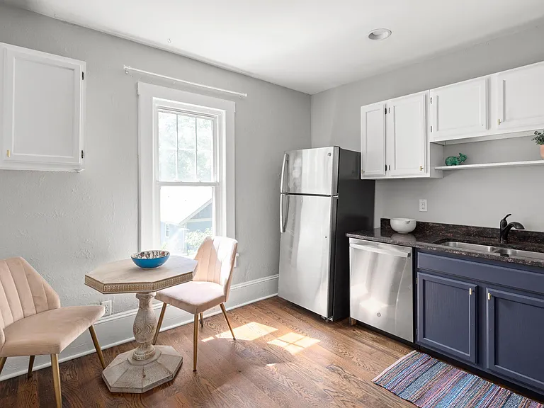139 Hanover St — Photo 10
