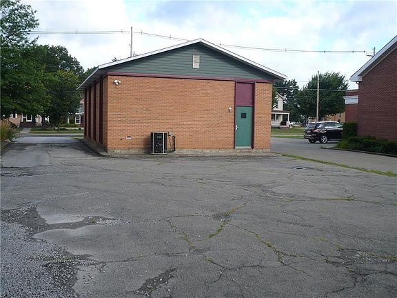 3rd image of 1099 Park Ave