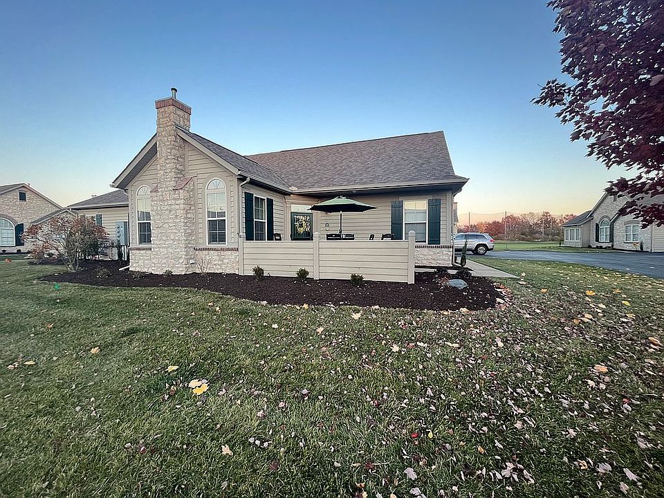 1st image of 2740 Canterbury Cir