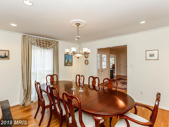 4th image of 10421 Logan Dr