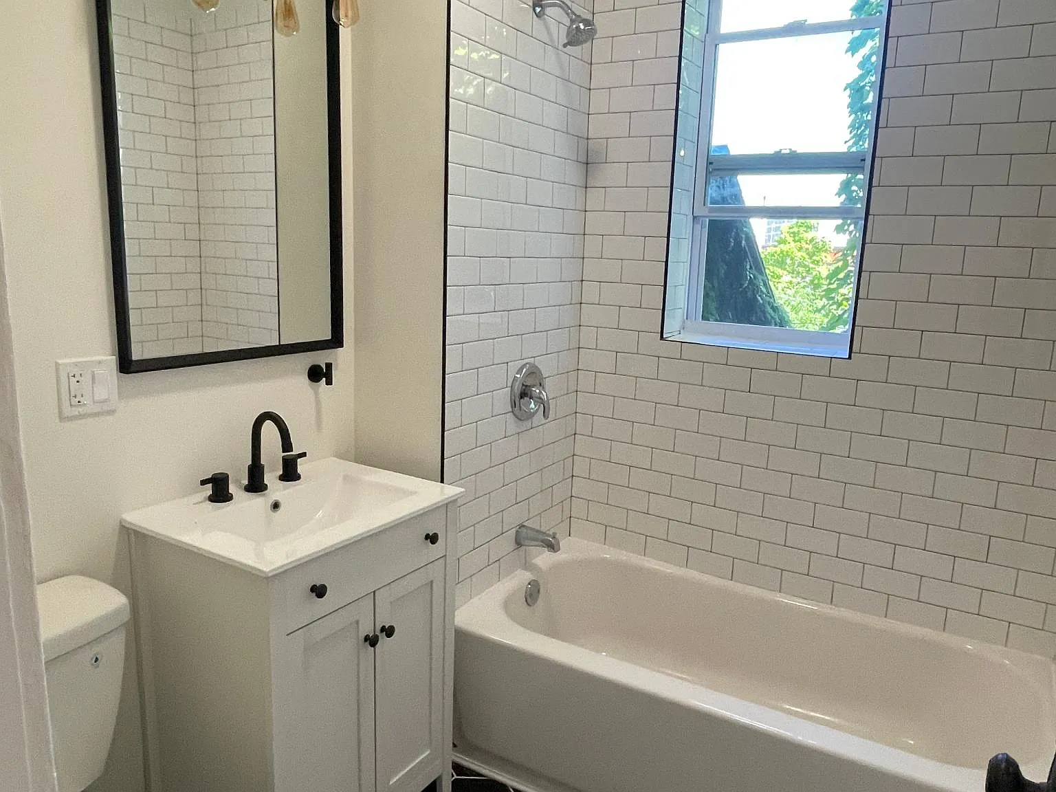 2 bed, 850 sqft, $2,050 — Photo 4