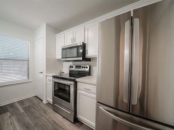 All new stainless steel kitchen appliances