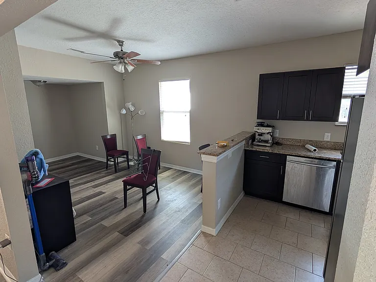 601 W Warren Ave #1/2 — Photo 4