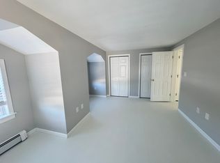 261 Middletown Ave ROOM 1, Wethersfield, CT 06109