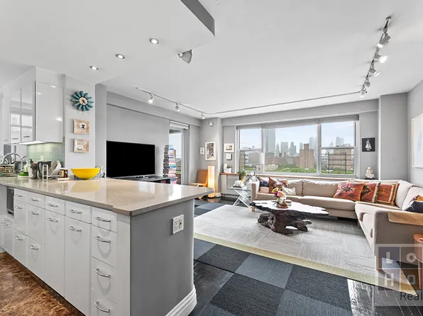 573 Grand Street D1406 image 3 of 22